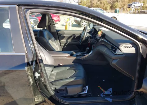 2021 Toyota Camry Se z USA, uszkodzony, nr VIN 4T1G11AK5MU565775